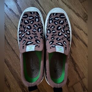 Cariuma Leopard Print Sneakers - Brown and Black size 9